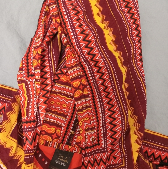 Hooded Vibrant Bohemian Style Top - Picture 4 of 7